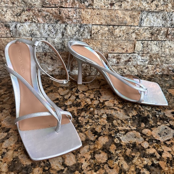 BOTTEGA VENETA
Metallic Stretch Sandals - Picture 5 of 14